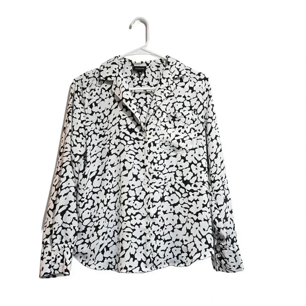 Black and White Floral Button-Up Blouse
